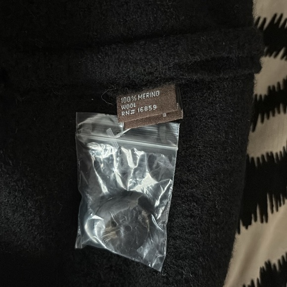 Elegant Black Cape , size L - Picture 5 of 6